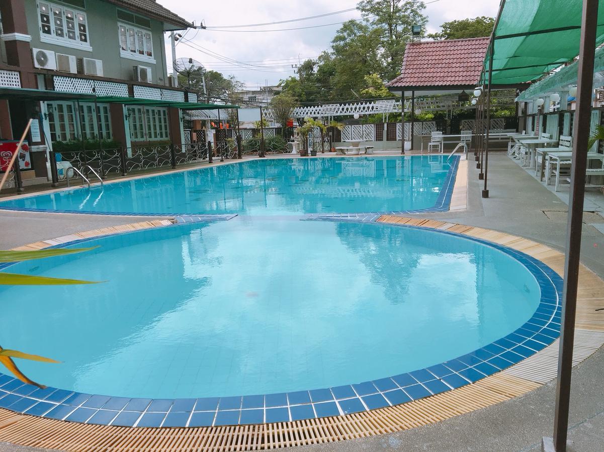 Waratee Spa Resort Villa Банкок Екстериор снимка